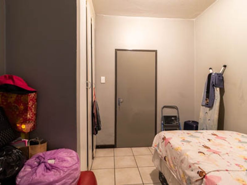Enjoy comfortable living in a modern apartment located within a secured Estate - Photo 10