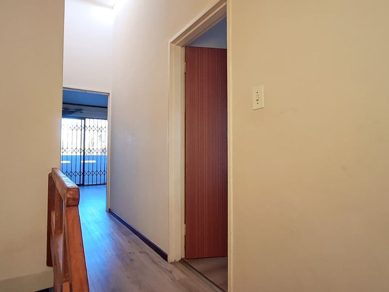 Spacious and well-maintained 3-bedroom townhouse ! - Photo 10