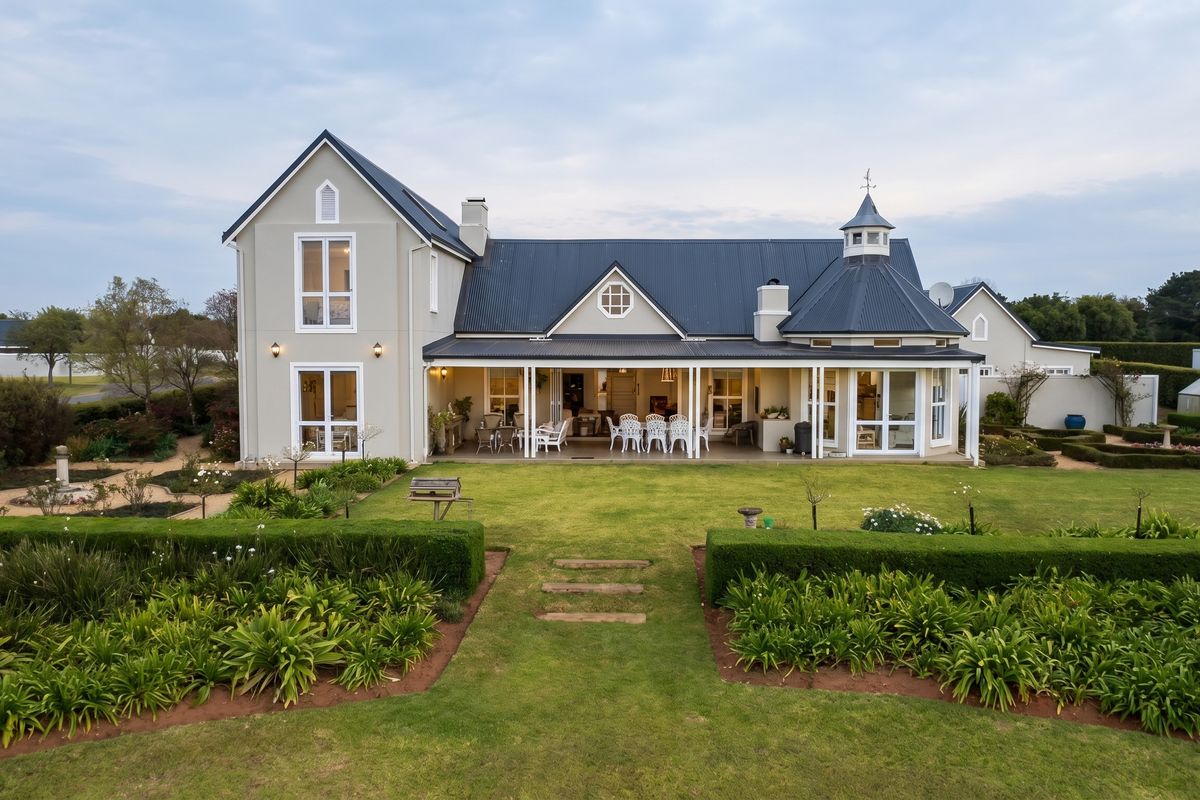 Elegant North Facing home with expansive garden and beautiful views in Garlington Estate - Photo 2