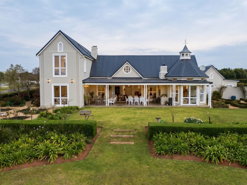 Elegant North Facing home with expansive garden and beautiful views in Garlington Estate - Photo 2