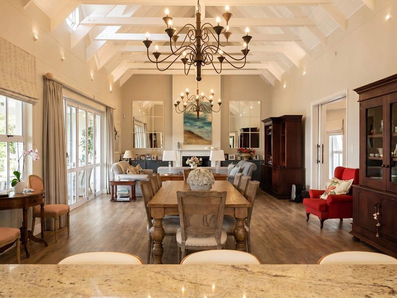 Elegant North Facing home with expansive garden and beautiful views in Garlington Estate - Photo 5
