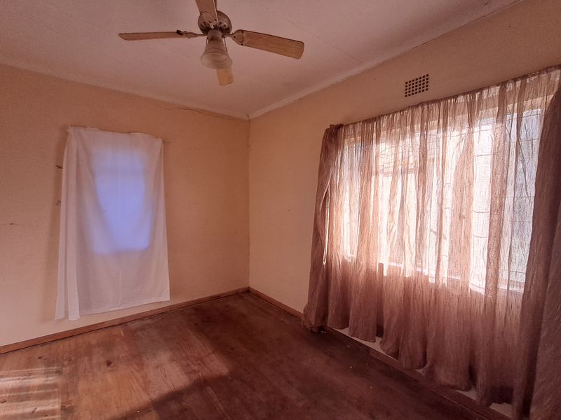 Project Perfection! 3-Bed House Home Awaiting Your Personal Touch - Photo 10