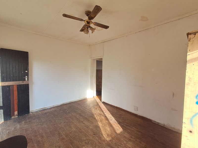 Project Perfection! 3-Bed House Home Awaiting Your Personal Touch - Photo 6