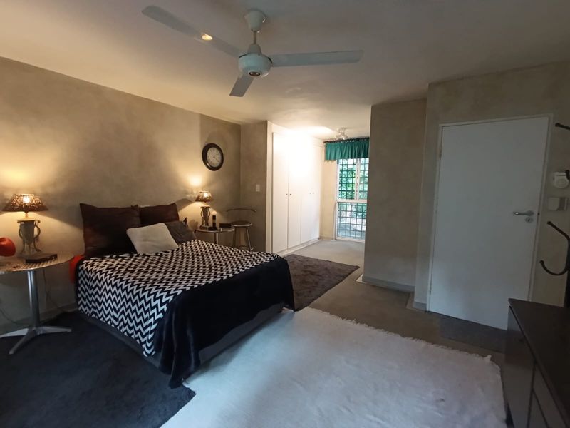 Luxury Living Meets Rustic Elegance in Riviera - Photo 5