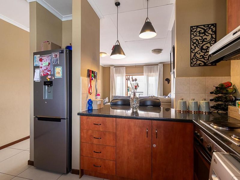 A MUST SEE!!! Modern 2 bedroom townhouse for sale in Meyersdal !!! - Photo 5