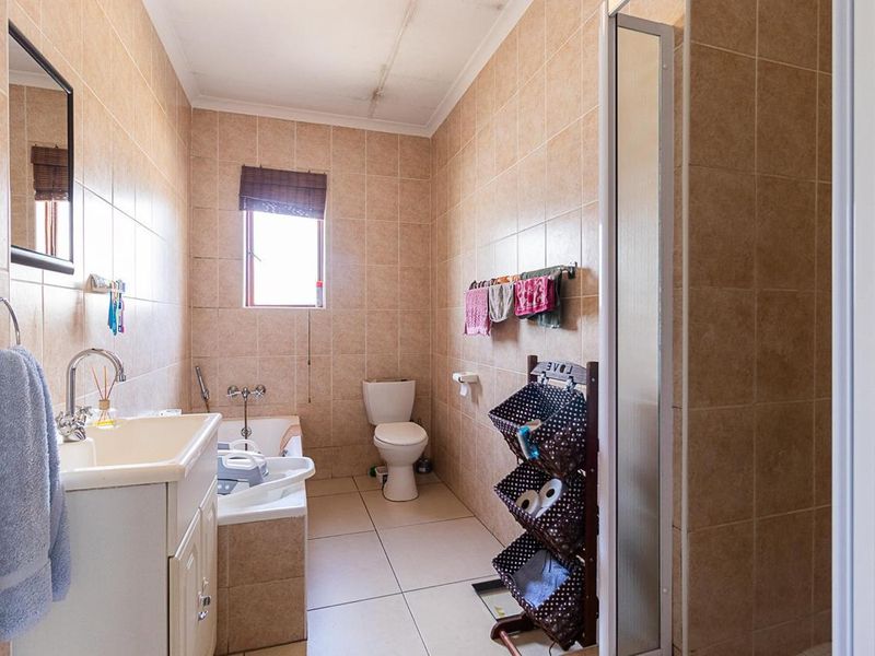 A MUST SEE!!! Modern 2 bedroom townhouse for sale in Meyersdal !!! - Photo 9