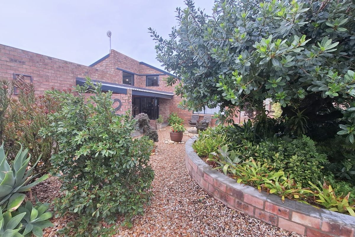 Gem in Stilbaai hidden in a Quiet Cul-de-sac - Photo 4