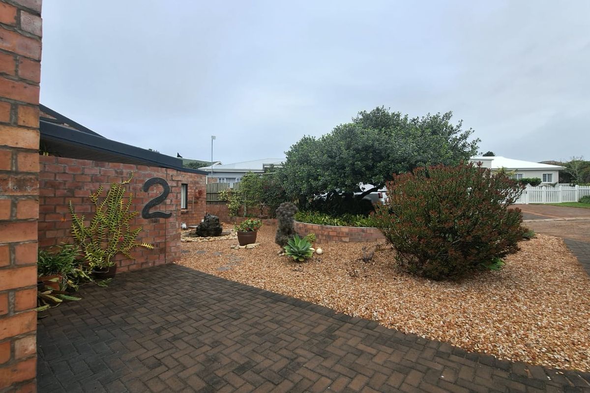 Gem in Stilbaai hidden in a Quiet Cul-de-sac - Photo 2