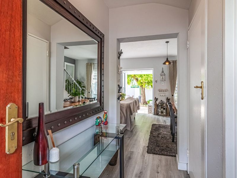 Duplex Unit in Private Setting - Photo 9