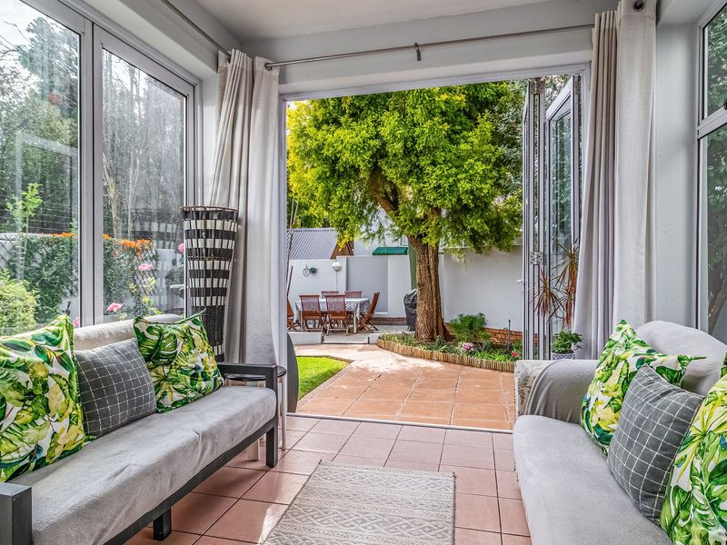 Duplex Unit in Private Setting - Photo 8