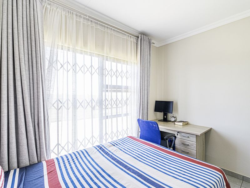 Comfortable, Modern & Ready To Move in Home - Photo 10