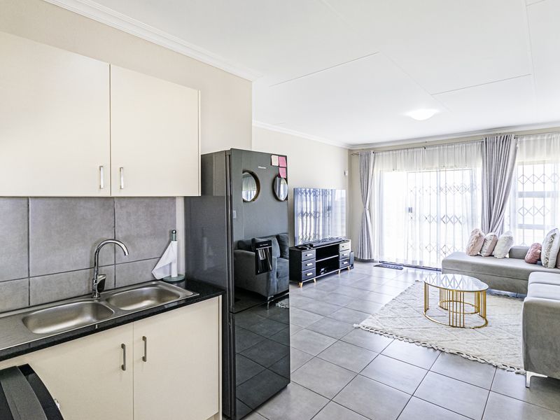 Comfortable, Modern & Ready To Move in Home - Photo 3
