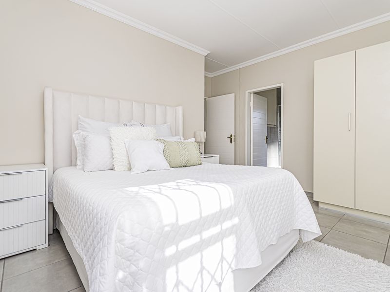 Comfortable, Modern & Ready To Move in Home - Photo 7