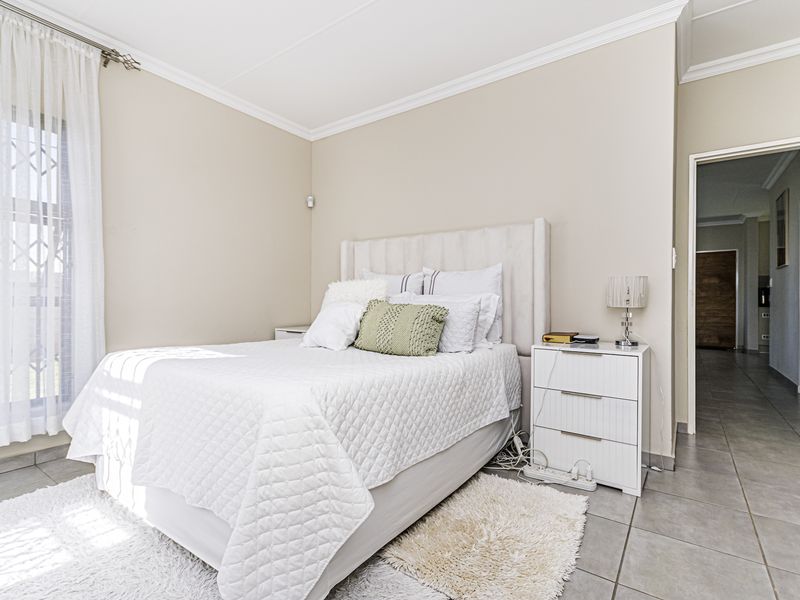 Comfortable, Modern & Ready To Move in Home - Photo 6