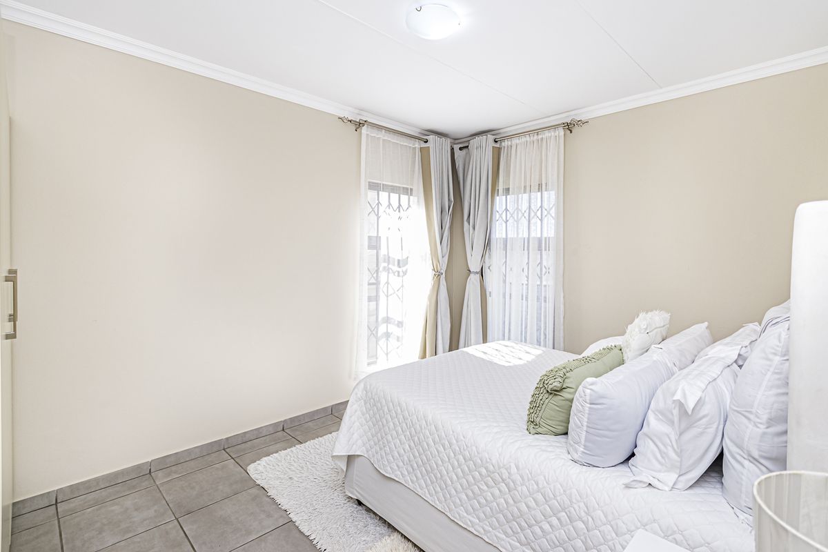Comfortable, Modern & Ready To Move in Home - Photo 5
