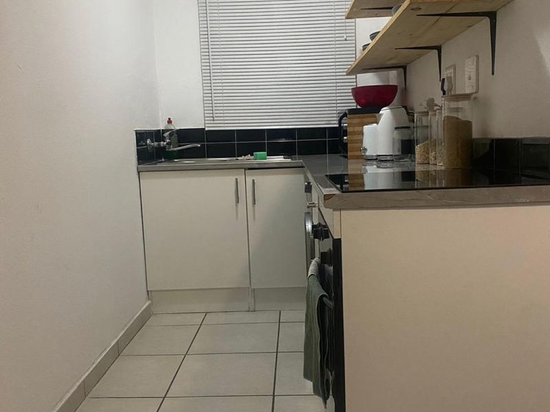 NEAT APARTMENT - Photo 3