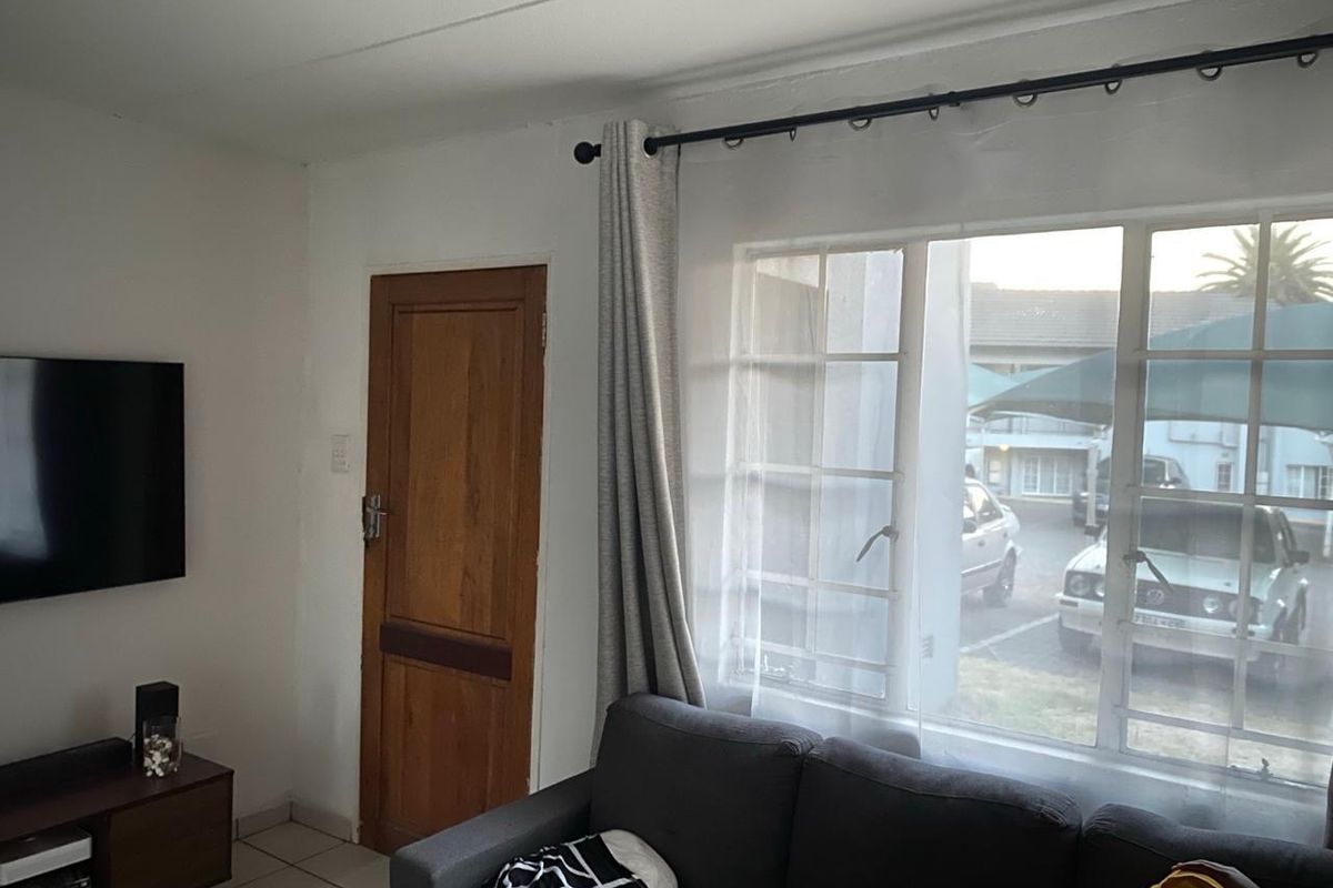 NEAT APARTMENT - Photo 4