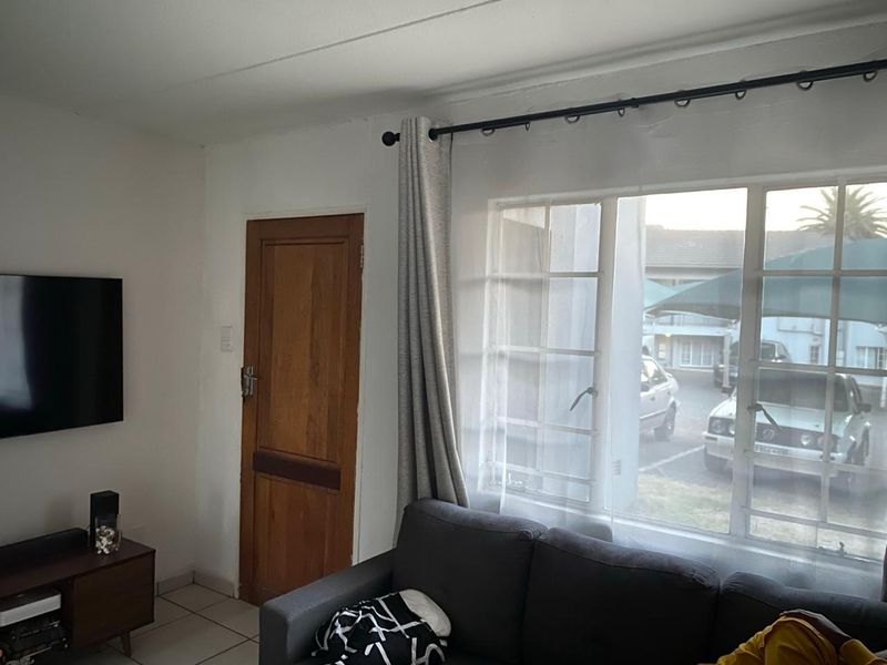 NEAT APARTMENT - Photo 4