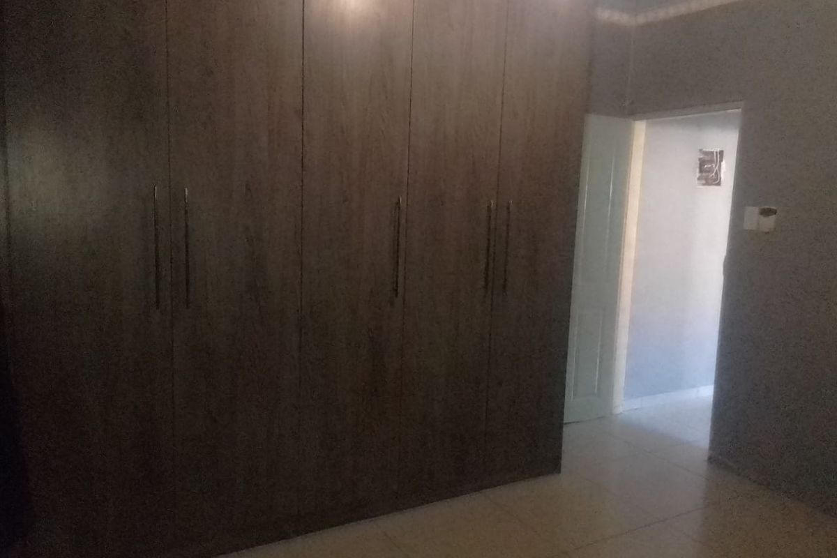 Charming 2-Bedroom House in Golden Gardens, Sebokeng – A Perfect Family Haven! - Photo 3