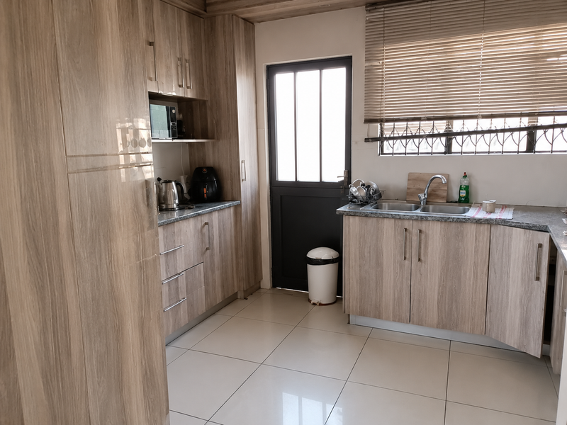 Charming 2-Bedroom House in Golden Gardens, Sebokeng – A Perfect Family Haven! - Photo 8