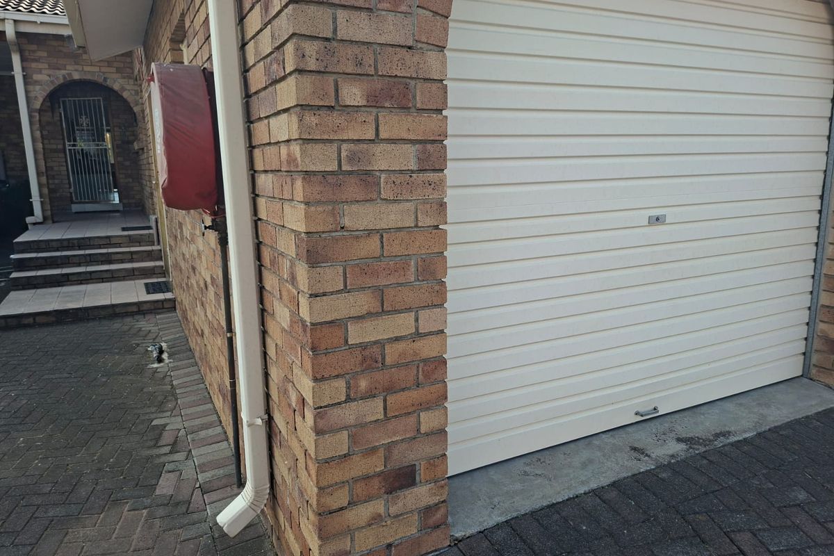 Well-Maintained 3-Bedroom Face brick Townhouse in Secure Hutten Heights Complex - Photo 2