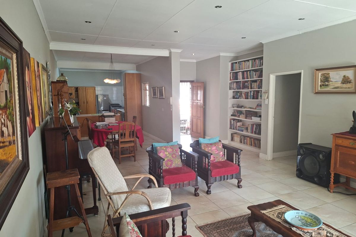 Well-Maintained 3-Bedroom Face brick Townhouse in Secure Hutten Heights Complex - Photo 5