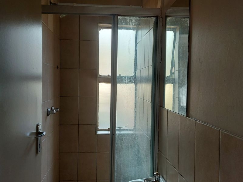 Modern 3-Bedroom Apartment in a Well-Maintained Complex, Geelhout Park, Rustenburg - Photo 7