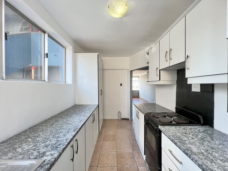 South Beach Three Bedroom Flat For Sale - Photo 3