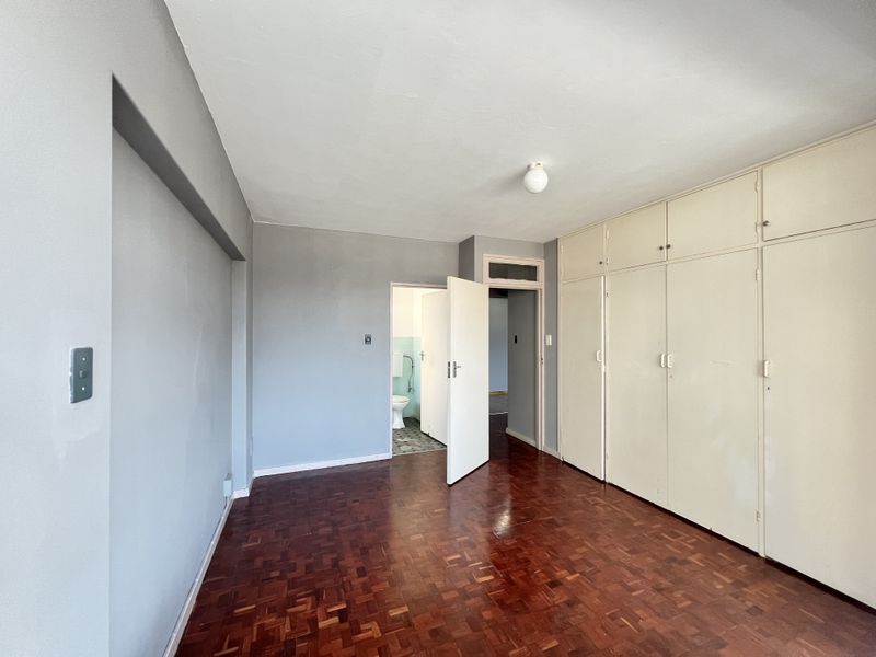 South Beach Three Bedroom Flat For Sale - Photo 9