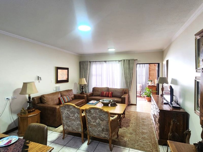 1-bedroom retirement unit - Photo 3