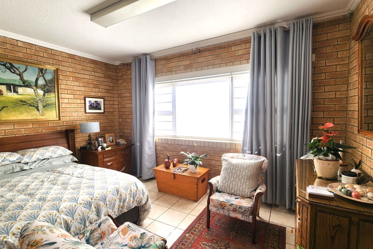 1-bedroom retirement unit - Photo 5