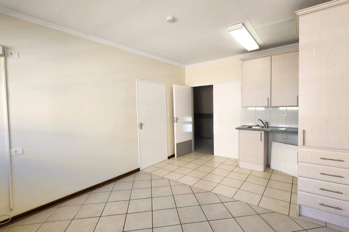 1-bedroom retirement unit - Photo 5