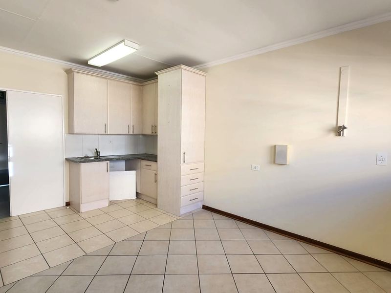 1-bedroom retirement unit - Photo 4