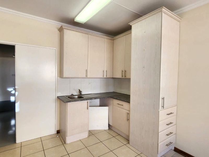 1-bedroom retirement unit - Photo 6