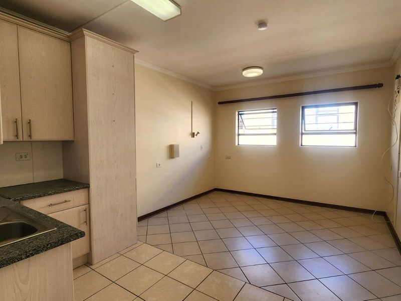 1-bedroom retirement unit - Photo 3