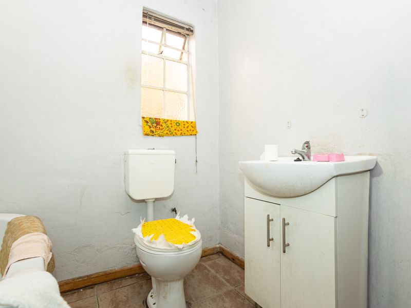 Cozy 2 Bedroom Home For Sale In Belhar - Photo 10