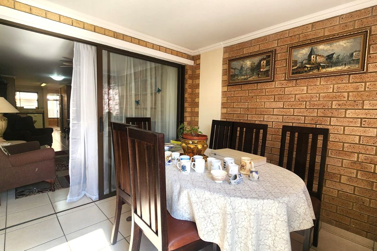 2-bedroom ground floor retirement unit - Photo 4