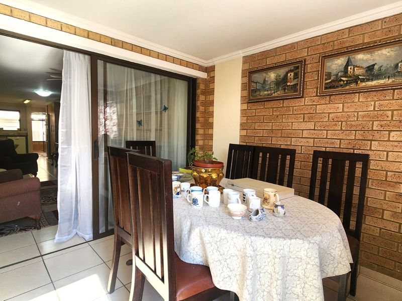 2-bedroom ground floor retirement unit - Photo 4