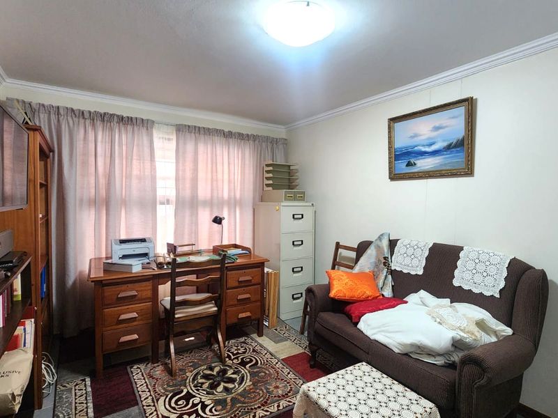 2-bedroom ground floor retirement unit - Photo 9
