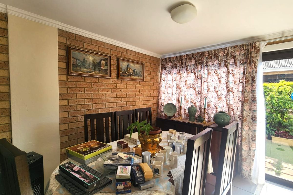 2-bedroom ground floor retirement unit - Photo 5