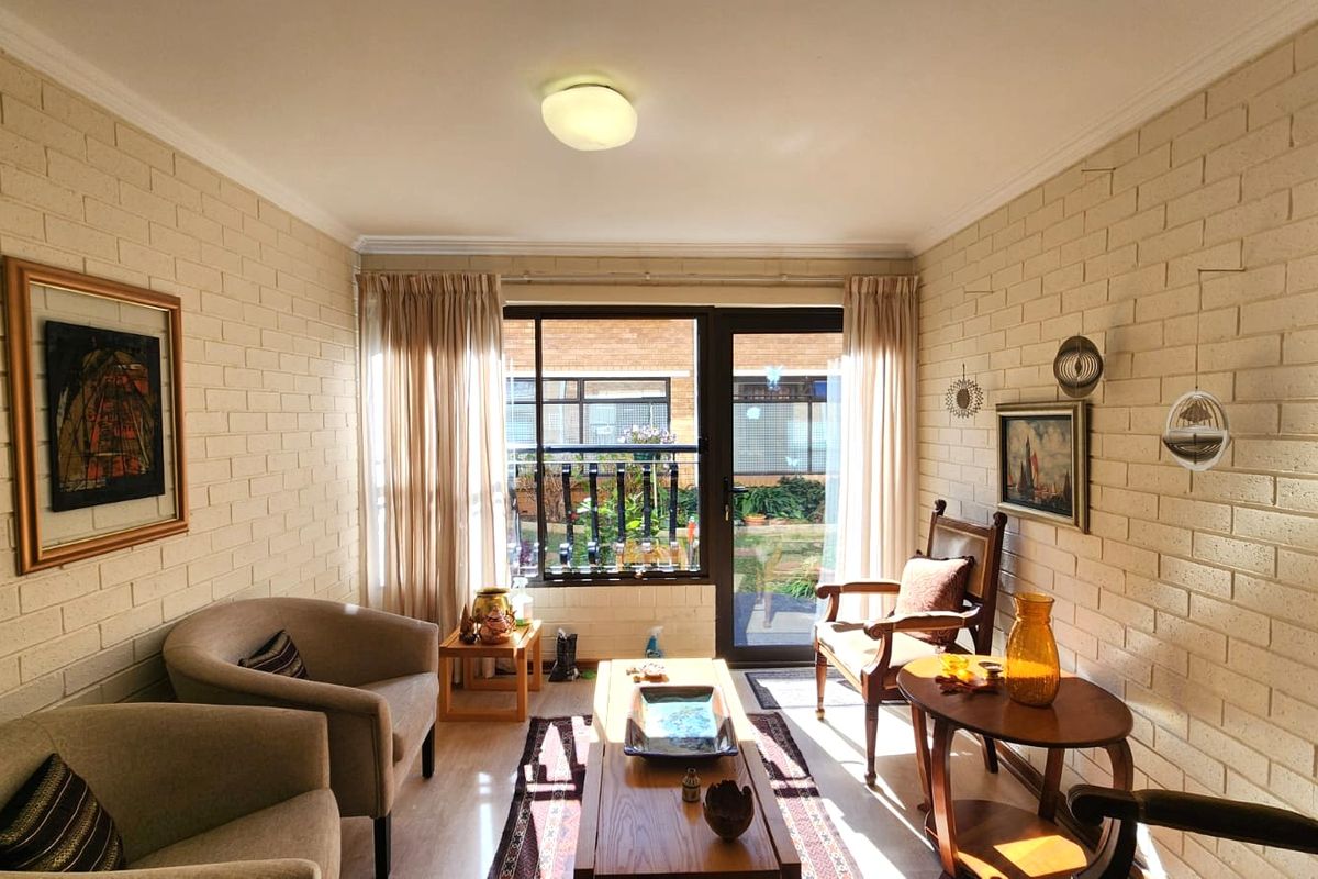 2-bedroom ground floor retirement unit - Photo 4
