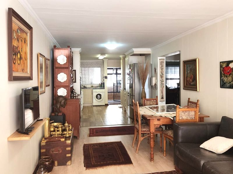 2-bedroom ground floor retirement unit - Photo 3