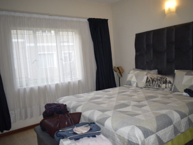 Ground unit with 2 bedroom for sale in Comet - Photo 5