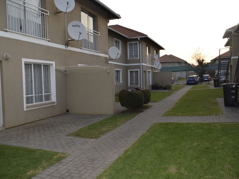 Ground unit with 2 bedroom for sale in Comet - Photo 3