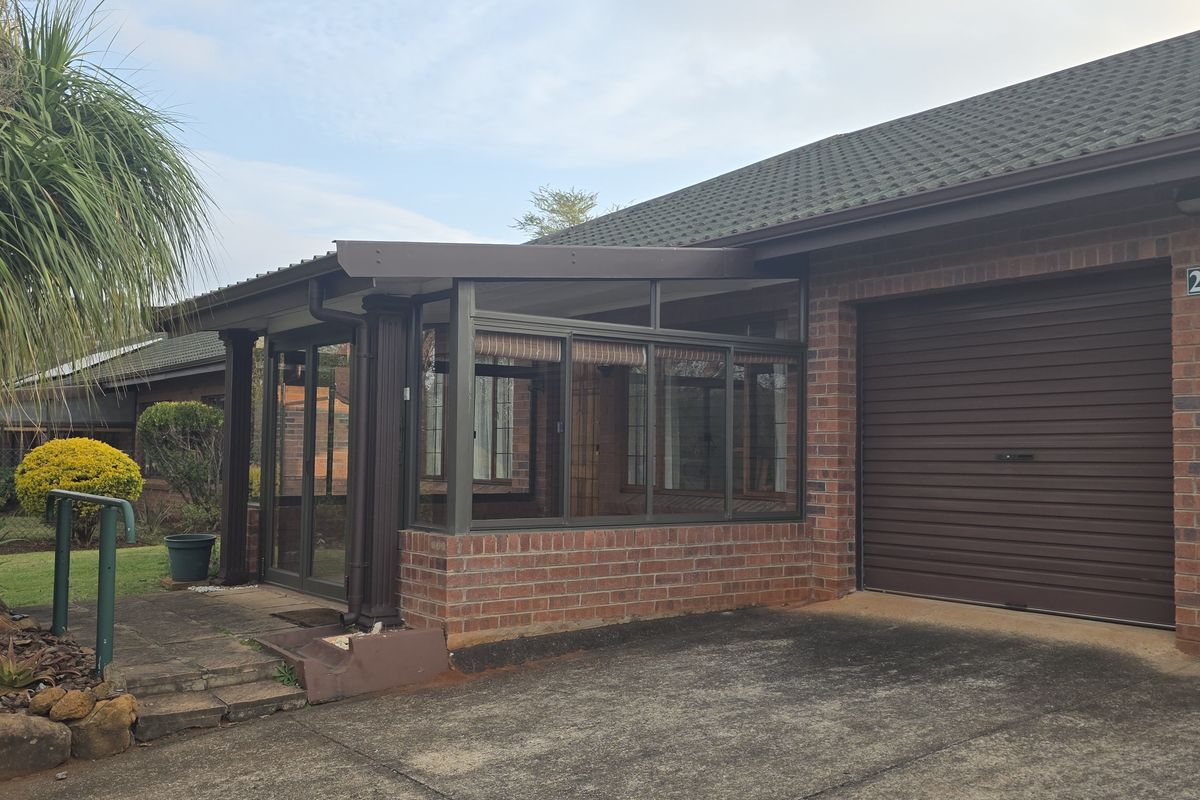 Lovely Neat  - 1 Bedroomed Home with Study - Photo 2