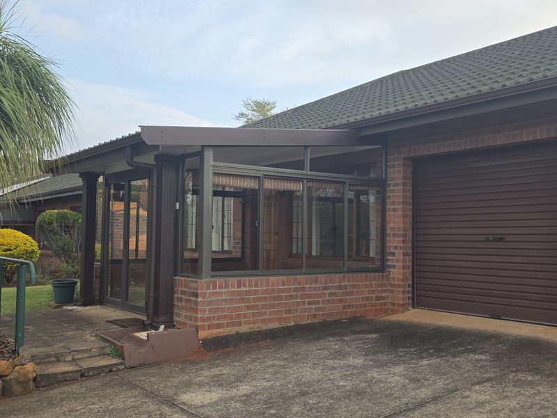 Lovely Neat  - 1 Bedroomed Home with Study - Photo 2