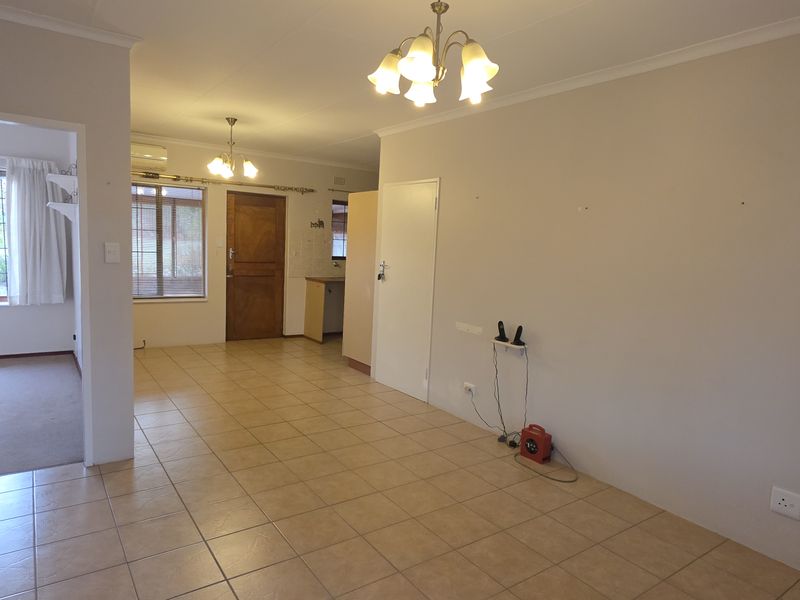 Lovely Neat  - 1 Bedroomed Home with Study - Photo 8
