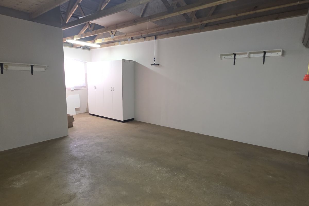 Lovely Neat  - 1 Bedroomed Home with Study - Photo 5