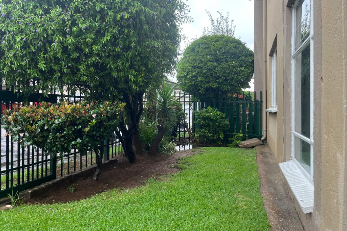 Private Garden Living with Lifestyle Extras - Photo 2