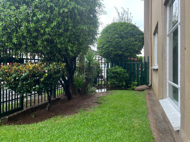 Private Garden Living with Lifestyle Extras - Photo 2